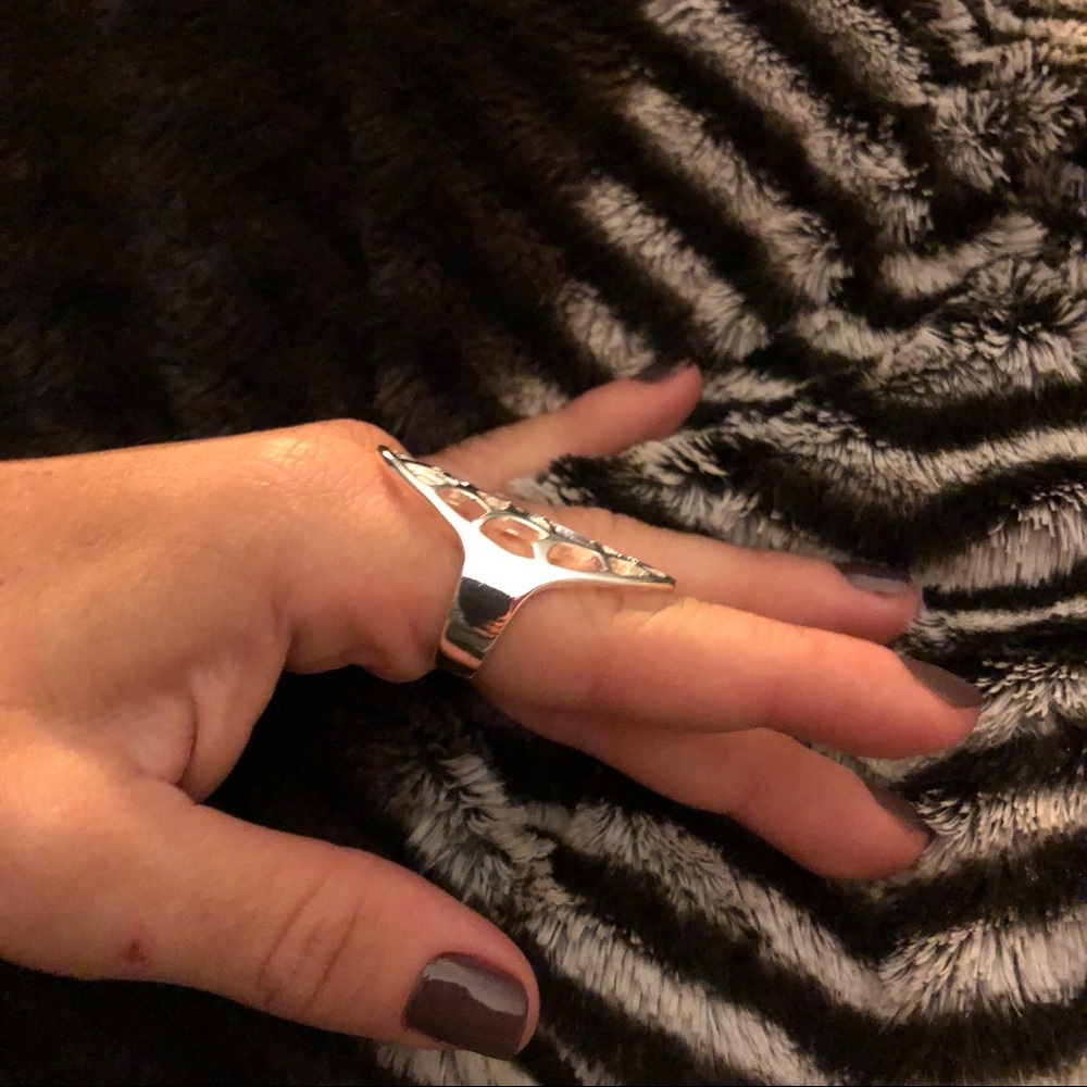 925 Sterling Silver Oval Saddle Ring - Picture 2 of 3